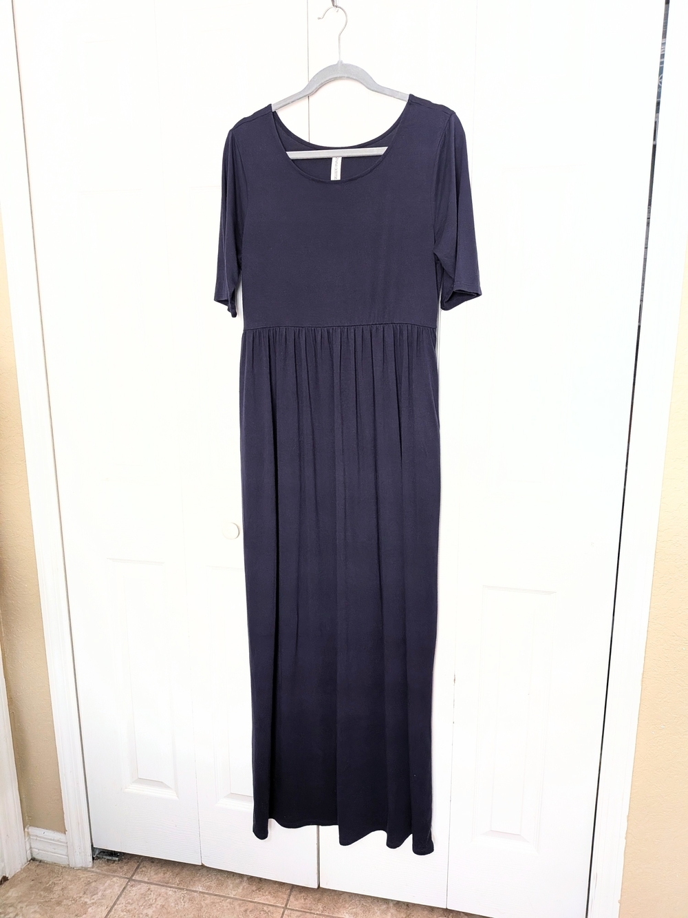 Zenana Outfitters Navy Short-Sleeve Maxi Dress